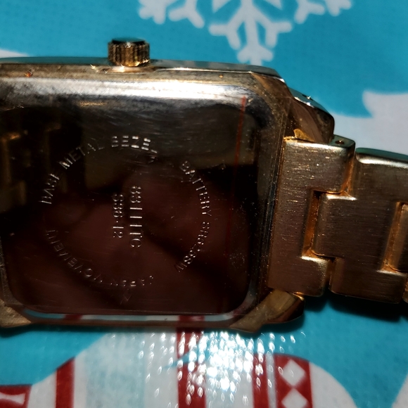 Gold Square Dial Watch - Picture 4 of 13